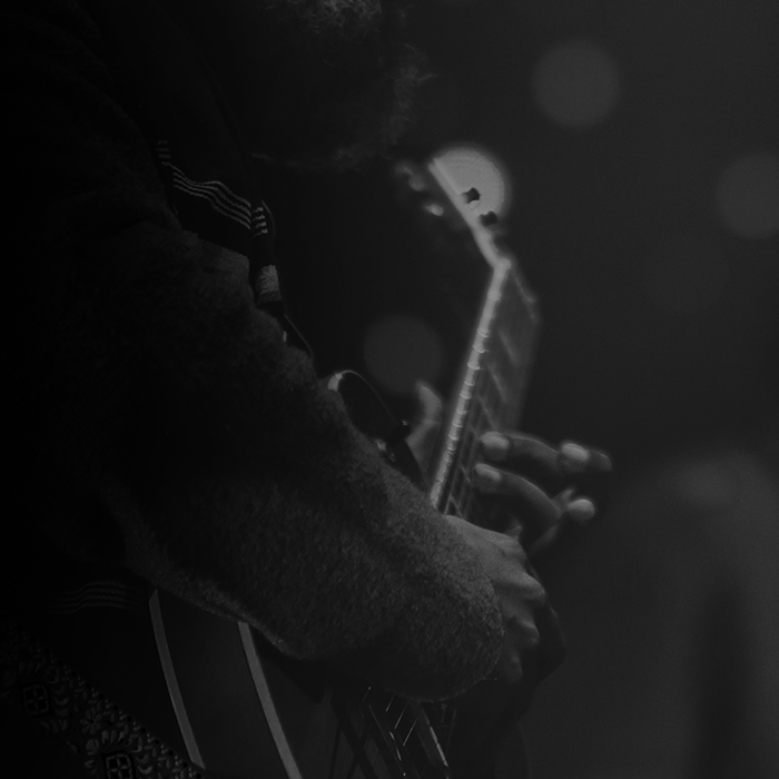 Are light gauge guitar strings better for the Blues? Strings Direct